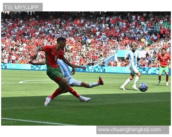 光彩夺目的足球明星们:他们的魅力与球场风采并存 光彩夺目的足球明星们:他们的魅力与球场风采并存