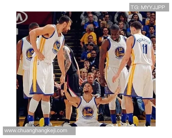 杭州足球队在世界锦标赛中的默契配合与战术分析 杭州足球队在世界锦标赛中的默契配合与战术分析